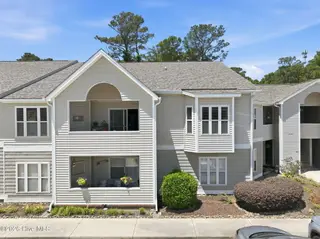 413 Commerce Avenue C, Morehead City, NC 28557 – photo 1: Building