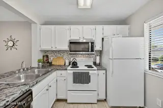 3639 Saint Johns Court Unit B, Wilmington, NC 28403 – photo 4: 3639BStJohnsCourt-8