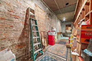 115 N Queen Street, Kinston, NC 28501 – photo 15: 29-web-or-mls-LHV_9954