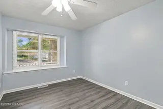 114 NW 23rd Street, Oak Island, NC 28465 — 2-bedroom home in Pinners Point, Oak Island, NC, photo 11 of 32: 8-web-or-mls-DSC09327