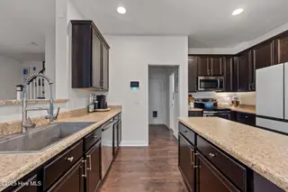 321 Jasmine Lane, Jacksonville, NC 28546 – photo 12: 30-web-or-mls-_RAD4523