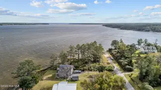 211 S River Drive, Beaufort, NC 28516 – photo 13: 12-web-or-mls-DJI_20241115131322_0992_D