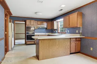 2604 One Iron Street, Morehead City, NC 28557 – photo 4: Kitchen