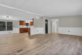 115 Grassy Meadow Drive, Richlands, NC 28574 — 3-bedroom manufactured home in Grassy Meadows, Richlands, NC, photo 6 of 33: 45_115 grassy mdws dr 00045