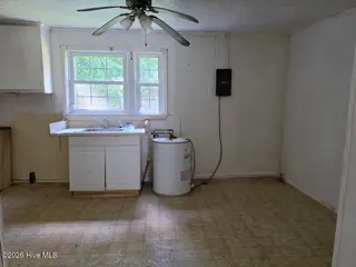2313 Hunter Hill Road, Rocky Mount, NC 27804 – photo 5: KITCHEN