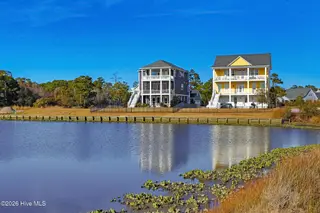 525 Sanders Lane, Newport, NC 28570 – photo 3: Stunning home on Sanders Creek