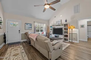 420 Crown Drive, Washington, NC 27889 – photo 4: 17-web-or-mls-LHV_6537