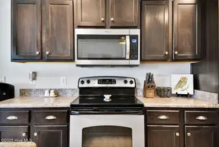 545 Montego Court, Wilmington, NC 28411 – photo 15: 545MontegoCourt-25