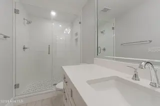 805 Mulberry Street Unit 112, Beaufort, NC 28516 — 1-bedroom condo in 805 Mulberry, Beaufort, NC, photo 15 of 24: Primary Bathroom
