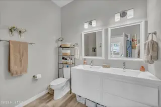 507 Greenville Avenue Unit 1, Carolina Beach, NC 28428 – photo 13: 016_img_7930_616
