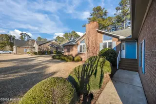 212 Pinewood Drive, New Bern, NC 28562 – photo 6: 47-web-or-mls-0C0A1233