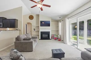 404 Hidden Oaks Drive, Jacksonville, NC 28546 – photo 7: hidden-7
