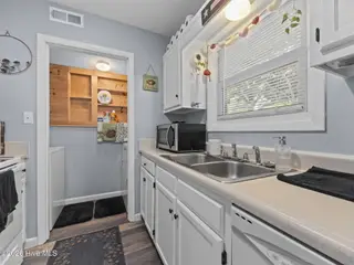 621 Shadowridge Road, Jacksonville, NC 28546 – photo 13: 14-web-or-mls-621 Shadowridge Rd 21