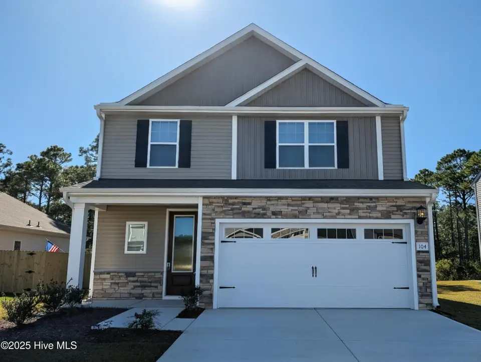 104 S Umbrella Palm Drive, Hampstead, NC 28443 – photo 1 of 33: 104 Umbrella Palm