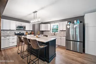 128 Sweetwater Drive, Jacksonville, NC 28540 – photo 7: Kitchen
