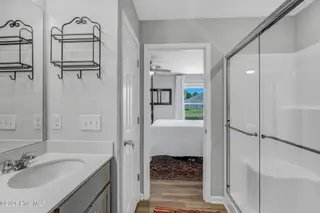 4901 Abbington Oaks Way SE, Southport, NC 28461 — 3-bedroom home in Groves at Southport, Southport, NC, photo 18 of 31: Primary Bath