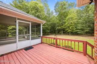 122 Saint Andrews Circle, New Bern, NC 28562 – photo 13: 8-web-or-mls-0C0A5305