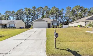 205 Wild Raven Street NW, Shallotte, NC 28470 — 3-bedroom home in Wildwood Village, Shallotte, NC, photo 4 of 37: 36-Final 205 Wild Raven St NW -RJREM-512