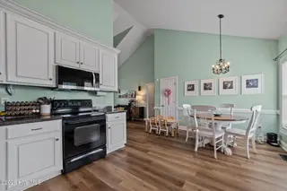 2705 Camille Drive, Winterville, NC 28590 – photo 13: 19-web-or-mls-LHV_5201