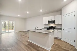 3583 Whaley Way NW, Ash, NC 28420 — 3-bedroom townhome in Brunswick Plantation, Ash, NC, photo 3 of 34: Kitchen