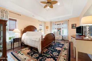 301 Hedrick Street, Beaufort, NC 28516 – photo 19: Primary suite with vaulted ceiling