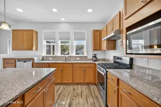 704 Broomsedge Terrace, Wilmington, NC 28412 – photo 11: 704BroomsedgeTerrace-33