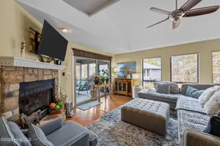 10051 Windward Drive, New Bern, NC 28560 – photo 14: LIVING ROOM I