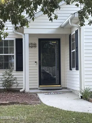 637 Lanvale Hills Circle, Leland, NC 28451 — 3-bedroom home in Lanvale Trace, Leland, NC, photo 5 of 15: Welcome Home
