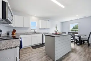 881 Ashbury Lane, Ayden, NC 28513 — 4-bedroom home in Ashbury, Ayden, NC, photo 16 of 43: Kitchen 4