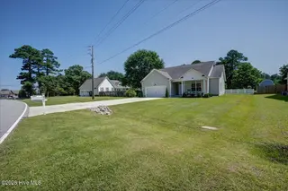 487 Carolina Pines Boulevard, New Bern, NC 28560 – photo 3: 05-487_Carolina_Pines-35
