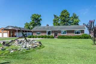 1303 Little River Drive, Elizabeth City, NC 27909 – photo 6: 9H4A2272-HDR[2]