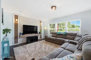 141 Pender Lane, Newport, NC 28570 – photo 8: Trailer - Living Room