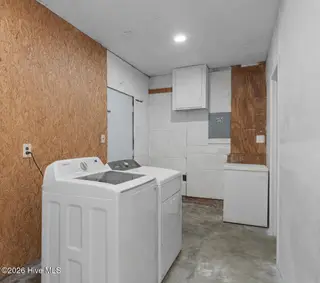 429 Kenwood Drive, Jacksonville, NC 28540 – photo 10: kenwood laundry