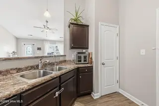 305 Basil Court, Hubert, NC 28539 – photo 14: 37-web-or-mls-_RAD7778_edit