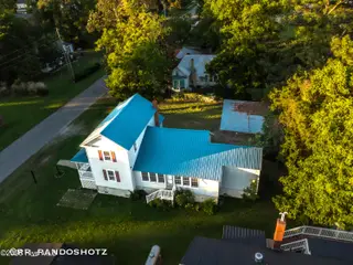 436 Edward Street, Belhaven, NC 27810 – photo 4: house and yard
