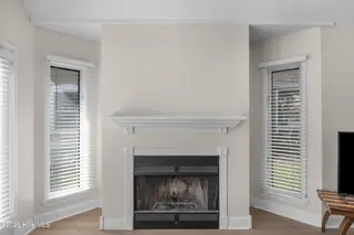 5122a Greenville Loop Road, Wilmington, NC 28409 — 4-bedroom townhome, Wilmington, NC, photo 21 of 56: 21_living room