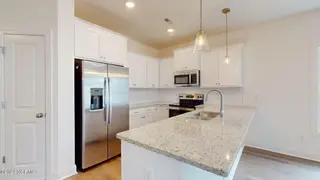 2025 Dartford Drive A, Greenville, NC 27834 – photo 5: 25-web-or-mls-1404-Dorset-Dr-Unit-A-Gree