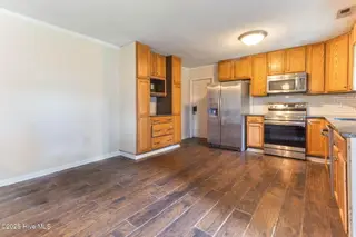 801 Brynn Marr Road, Jacksonville, NC 28546 – photo 7: 7-web-or-mls-IMG_9933RE