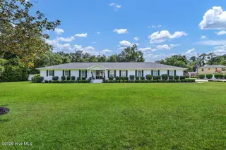 1420 Eastwood Road, Wilmington, NC 28403 — 8-bedroom home in Cavalier Woods, Wilmington, NC, photo 4 of 71: 006_img_1591_140