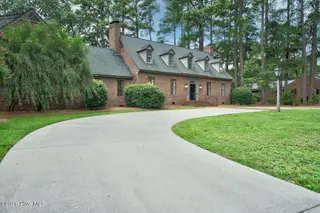 4001 Lochinvar Lane, Rocky Mount, NC 27804 – photo 3: Circular Driveway