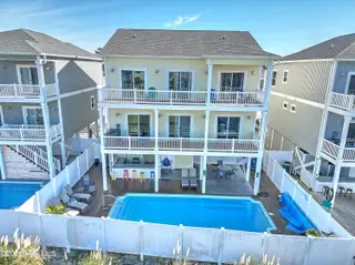 115 Deal Drive, Holden Beach, NC 28462 — 5-bedroom home in Deal, Holden Beach, NC, photo 2 of 70: 115DealDr - 88