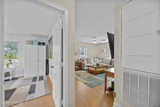 141 Hargrove Drive, Wilmington, NC 28411 — 2-bedroom home in Weaver Acres, Wilmington, NC, photo 13 of 32: 18_hallway