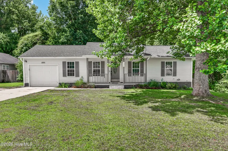 125 Sweetwater Drive, Jacksonville, NC 28540 – photo 1 of 25: 01-1