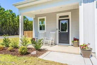 70 Walkabout Drive, Aberdeen, NC 28315 – photo 4: Front Porch