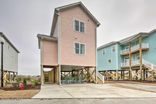 124 Salt Marsh Way, Atlantic Beach, NC 28512 – photo 24: Pink25
