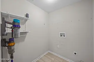 254 Sellhorn Boulevard, New Bern, NC 28562 – photo 13: Laundry Room