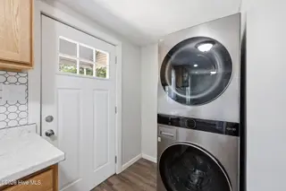 518 Ruth Avenue, New Bern, NC 28560 – photo 15: Laundry