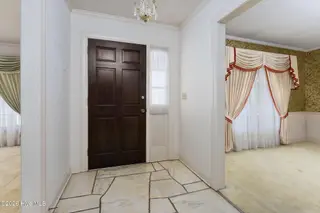 913 Robert E Lee Drive, Wilmington, NC 28412 – photo 5: entry-01
