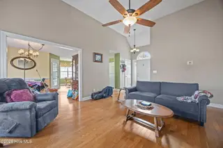 1636 Crawfords Pointe Drive, Greenville, NC 27834 — 3-bedroom home in Crawfords Pointe, Greenville, NC, photo 10 of 38: 17-web-or-mls-IMG_6940