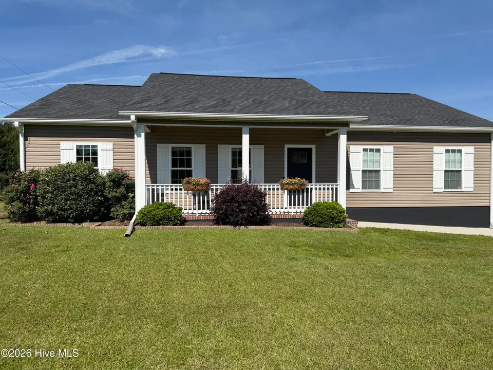 836 Queens Creek Road, Hubert, NC 28539 – photo 1 of 49: IMG_3423